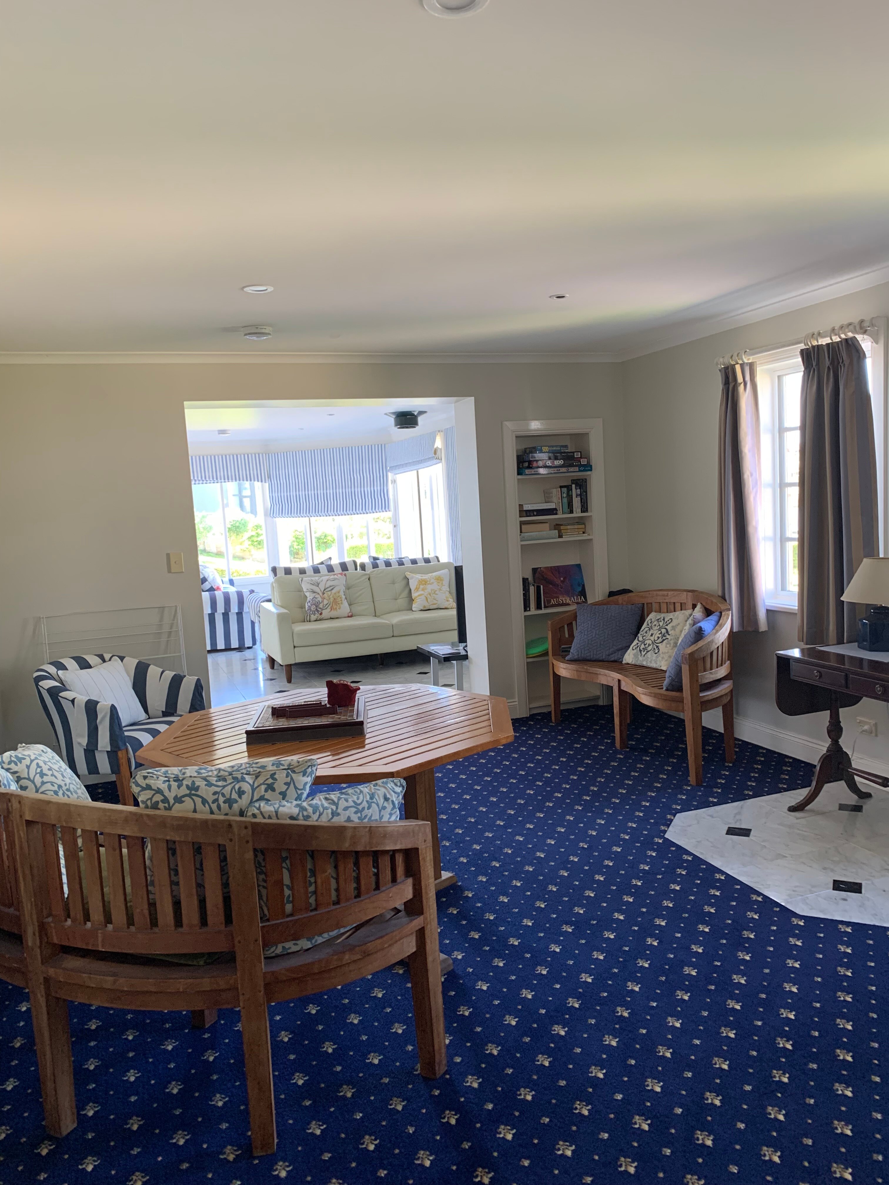 Douglas Riverside-官方