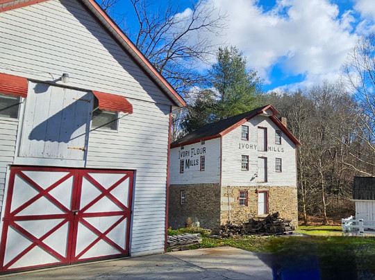 Ivory Mills-White Hall必去景点