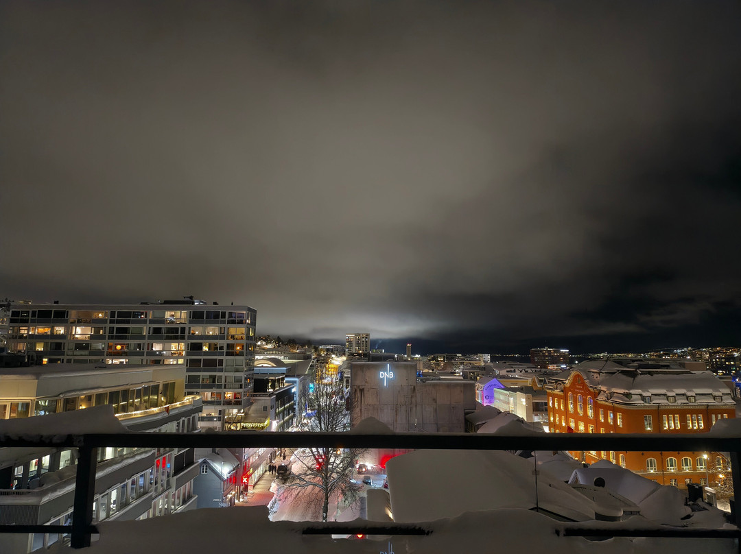 泼乐松恩酒店主图