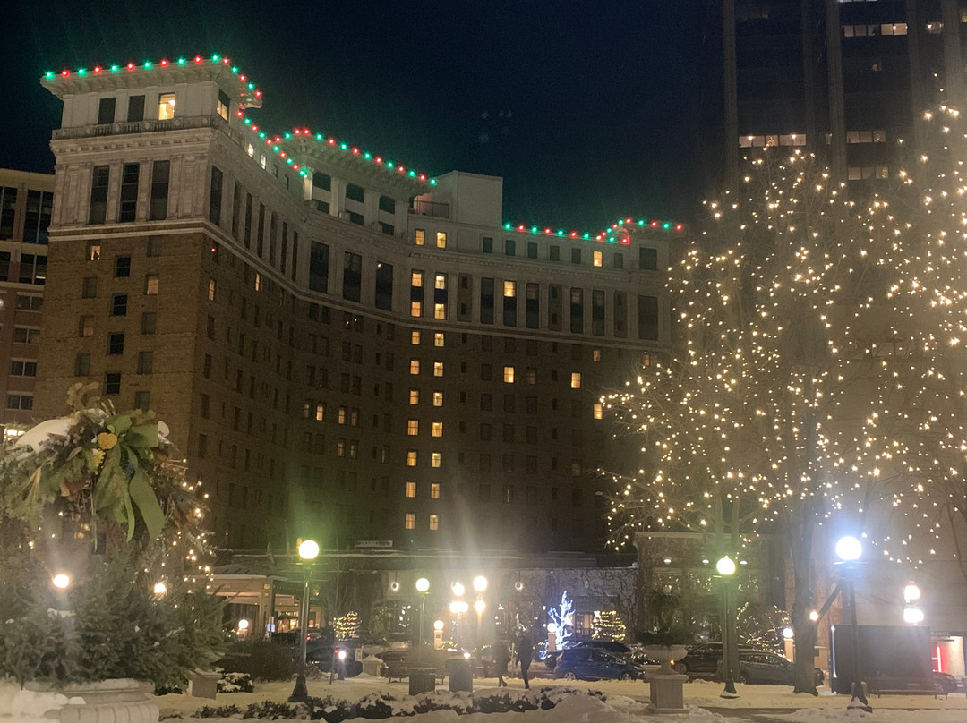 The Saint Paul Hotel主图