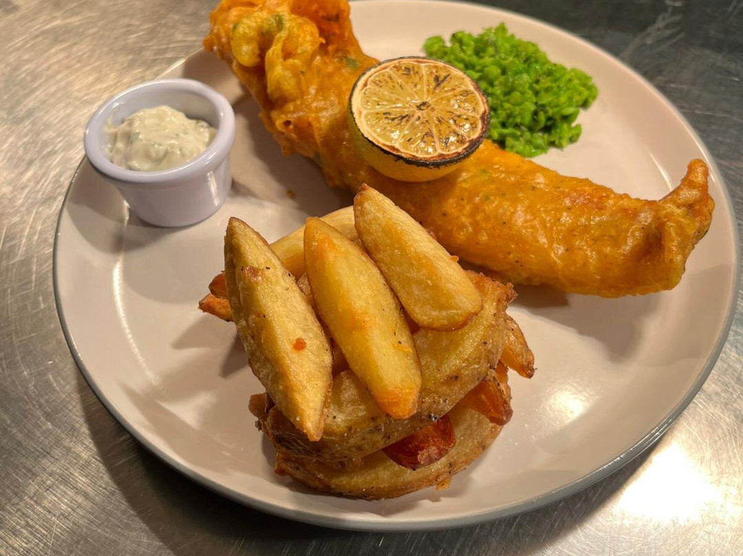 The Black Lion Royal Hotel主图