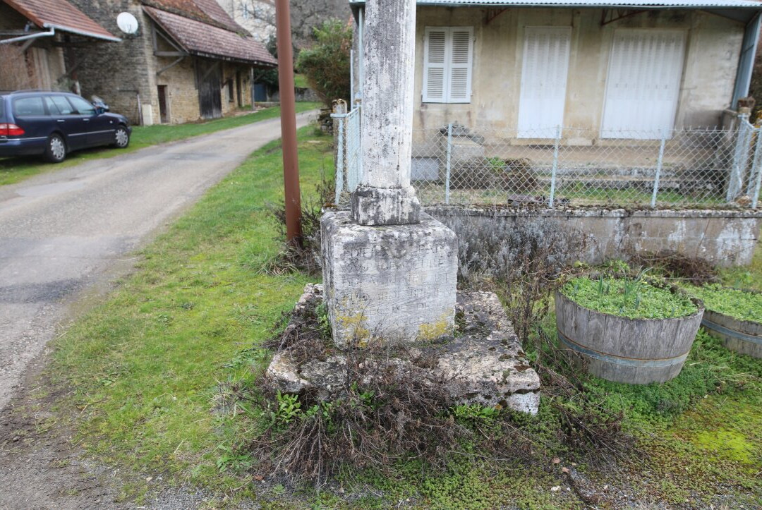 Mairie de Savianges-Cersot必去景点