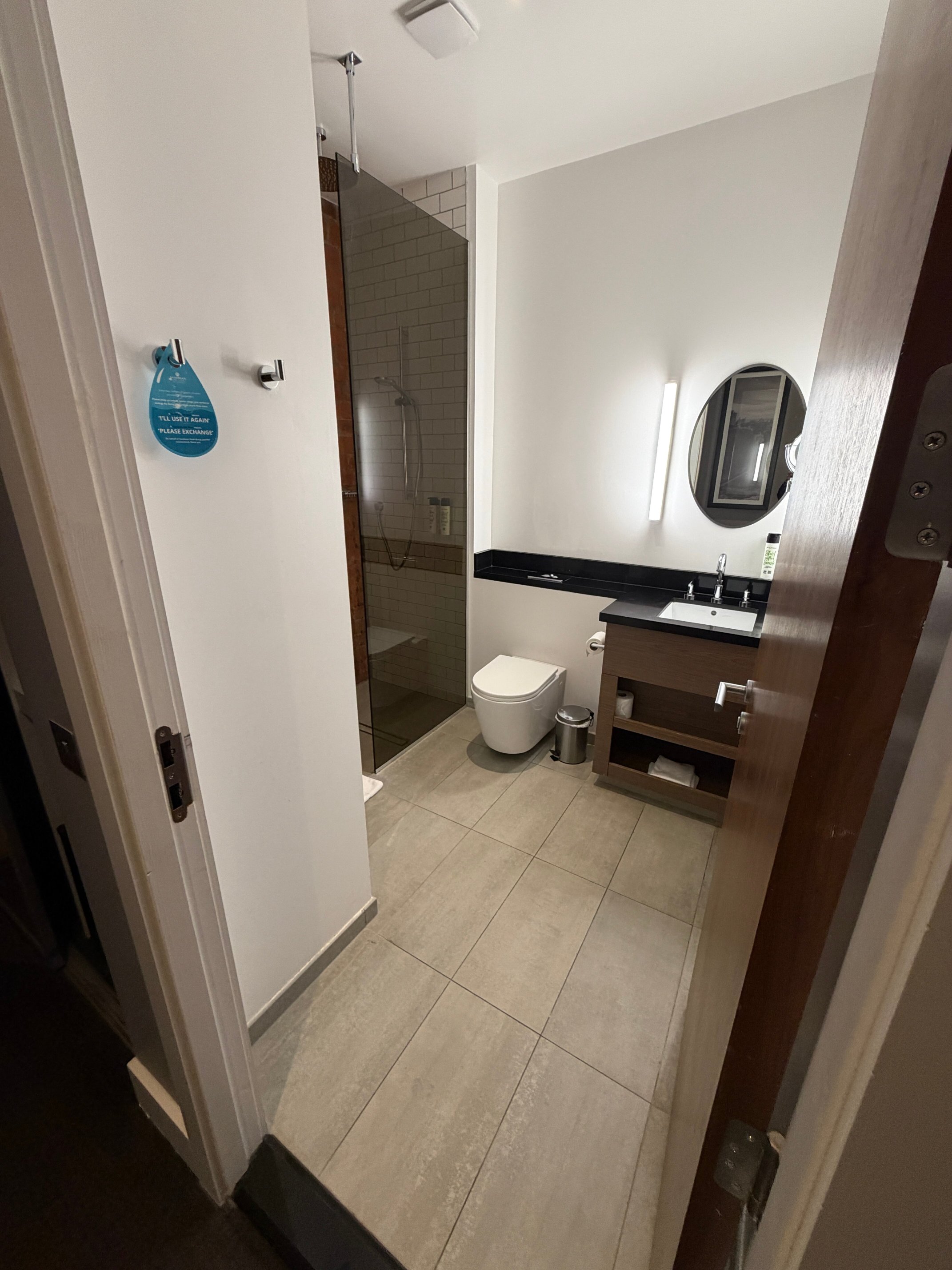 Sandman Signature Aberdeen Hotel & Spa-浴室