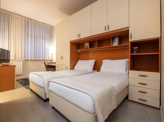 IH Hotels Milano Eur Trezzano sul Naviglio主图