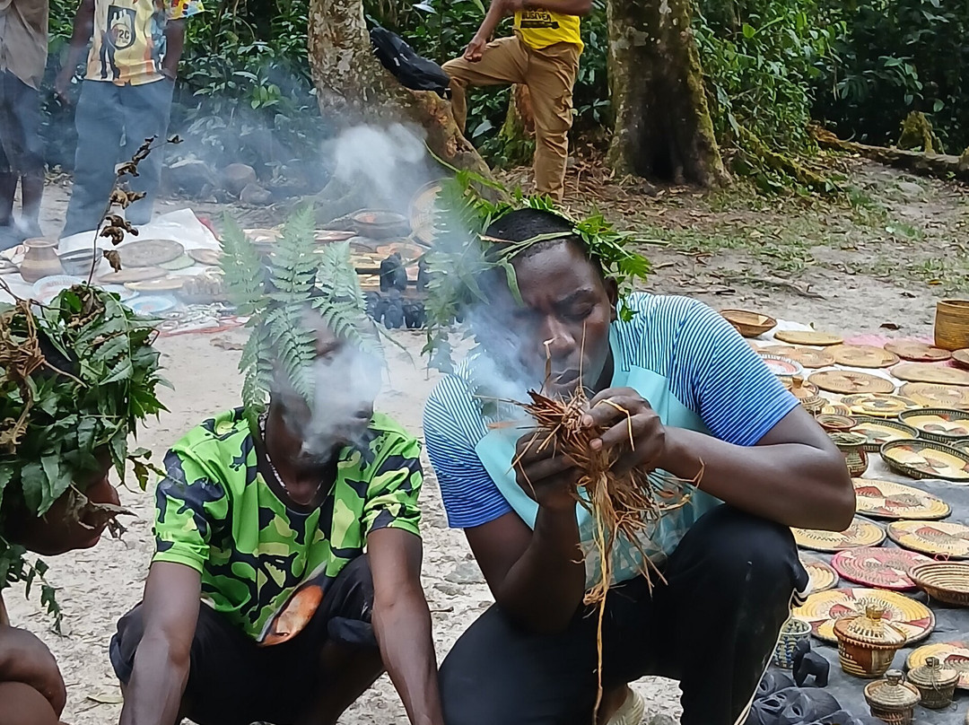 Batwa Experience-布恩迪难以穿越的国家公园必去景点