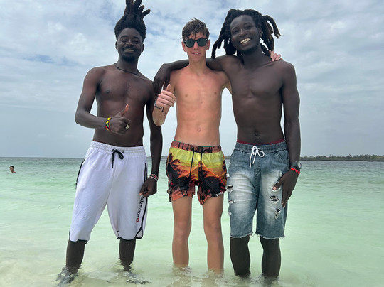 In Kenya Con  Pirandello-瓦塔木必去景点