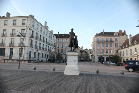 Port Villiers-索恩河畔沙隆必去景点