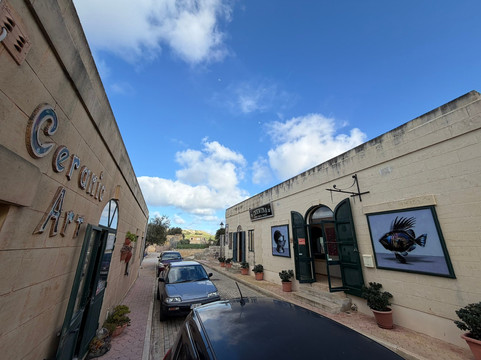 Ta' Dbiegi Crafts Village-Gharb必去景点