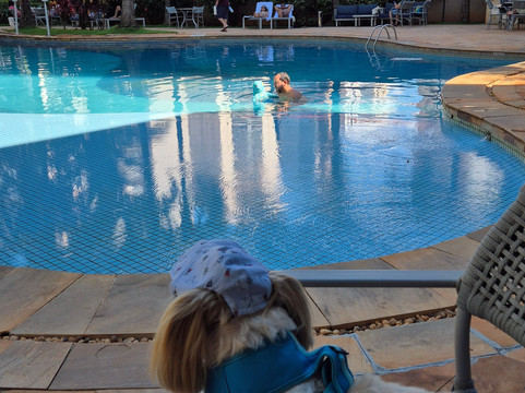 富拉姆波延特舒适套房酒店主图