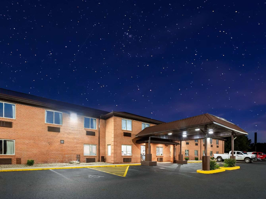 费尔蒙特速8酒店