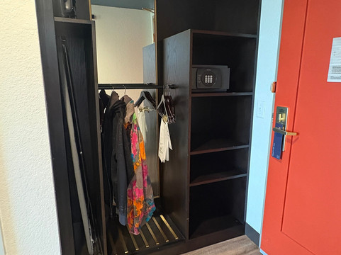 罗德岱堡西万丽酒店主图