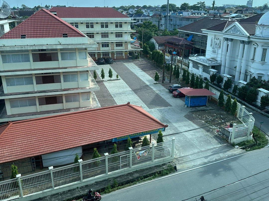 新好莱坞酒店主图