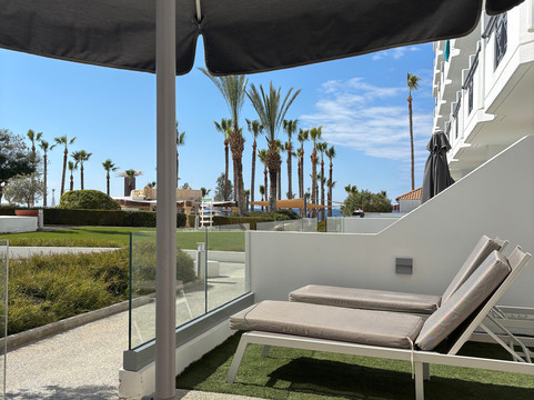 圣乔治海滩酒店和温泉度假村主图