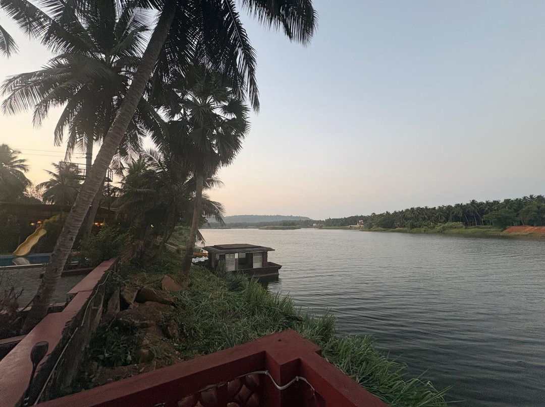 鲁斯特河度假村主图