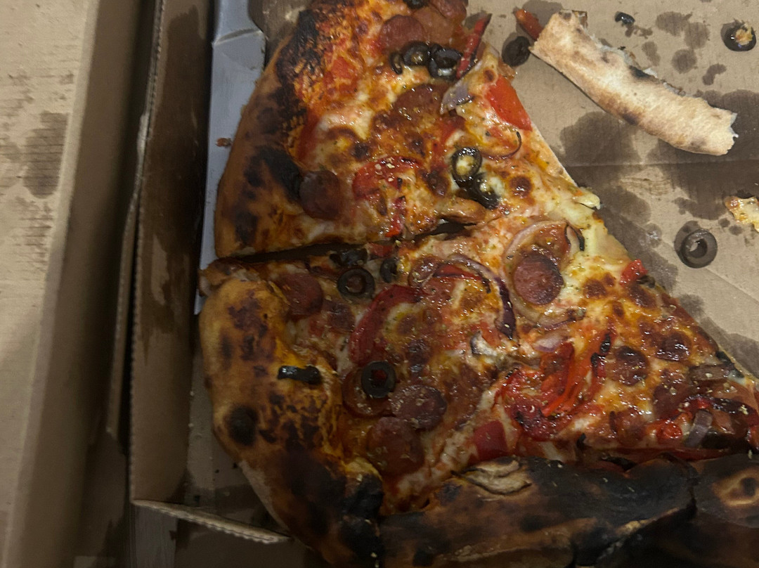 Le Plessis-Luzarches餐馆和美食-C Pizza Au Feu De Bois