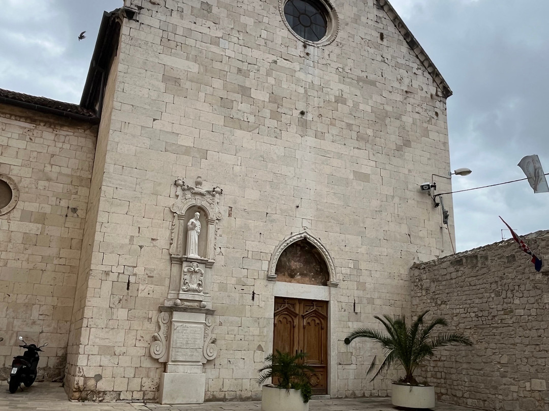 Crkva i Samostan Sv. Frane-希贝尼克必去景点