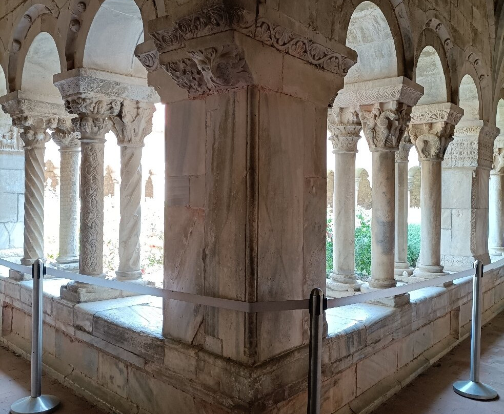 Elne Cathedral and Cloister-Elne必去景点