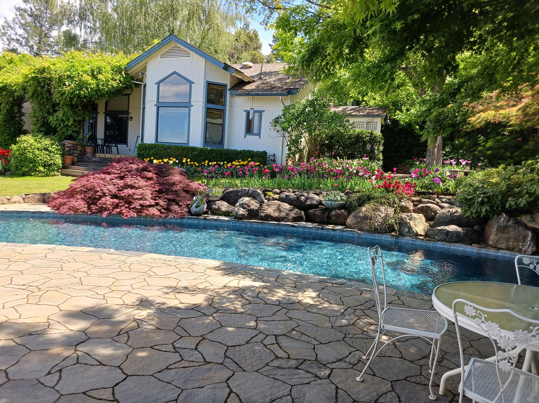 Crystal Hermitage Gardens-Nevada City必去景点