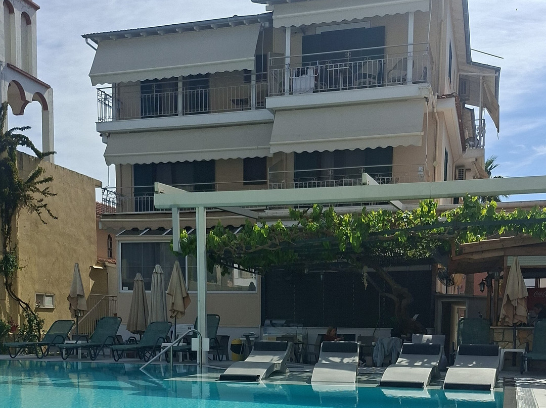 Aggelos Apartments & Deluxe Studios主图