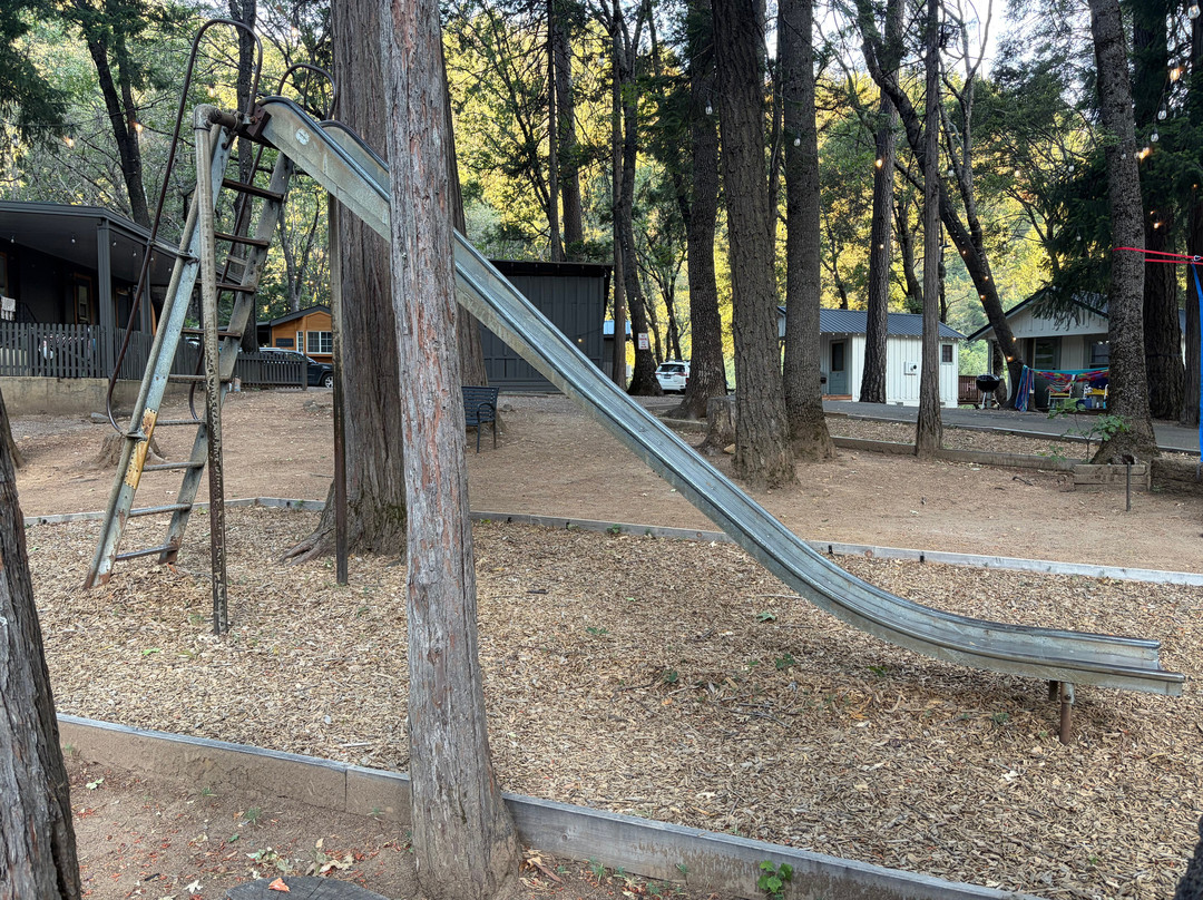 Cave Springs Resort主图