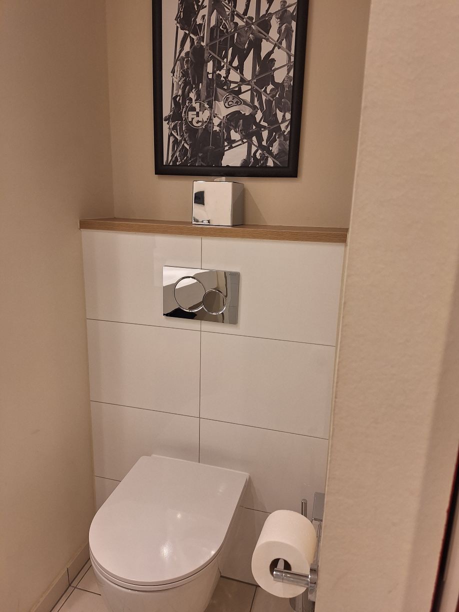 凯撒斯劳滕希尔顿欢朋酒店-浴室