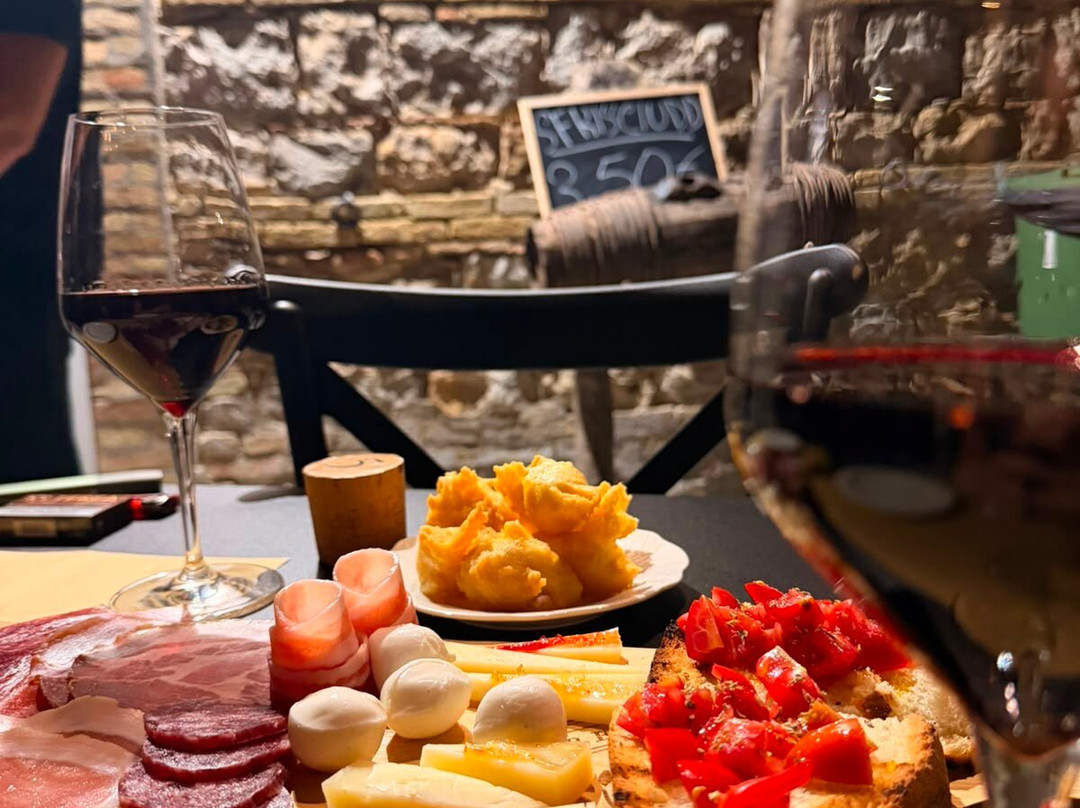 Solum Vino & Tradizioni