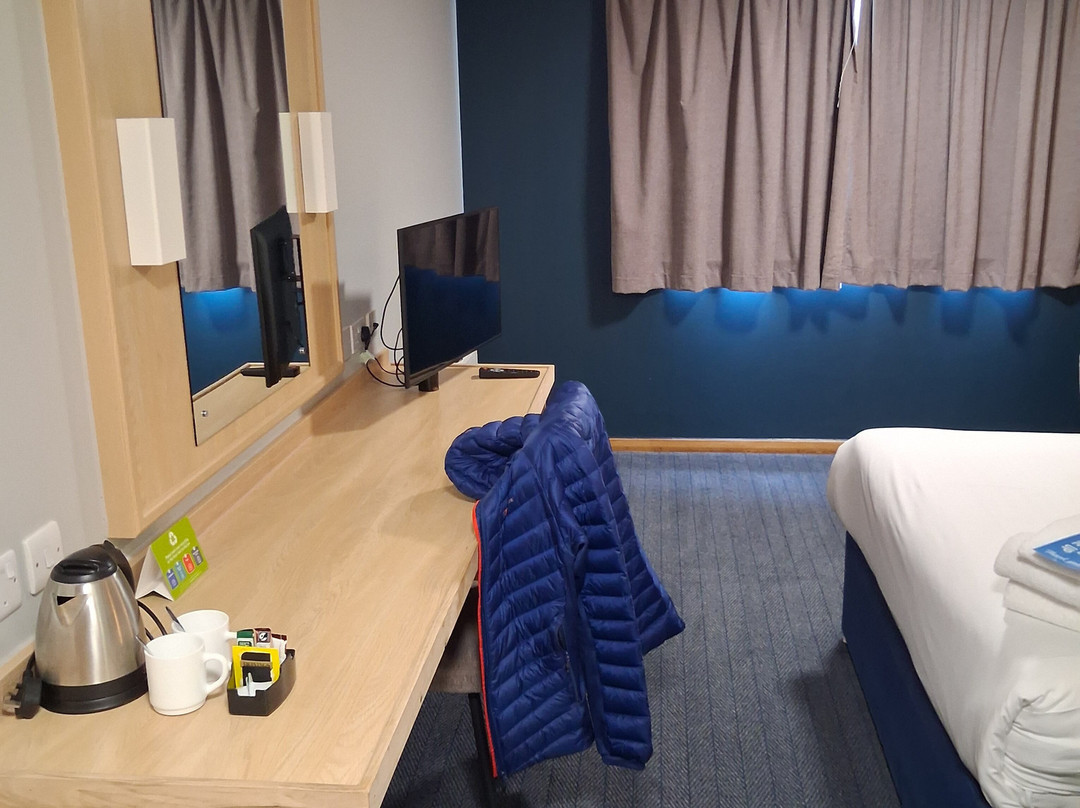 旅屋酒店-瑞丁M4西行主图