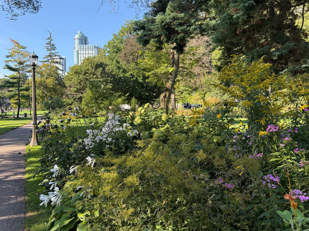 Queen Victoria Park-尼亚加拉大瀑布必去景点