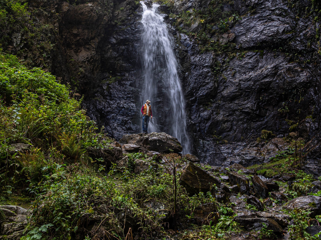Gveleti Waterfall-Stepantsminda必去景点