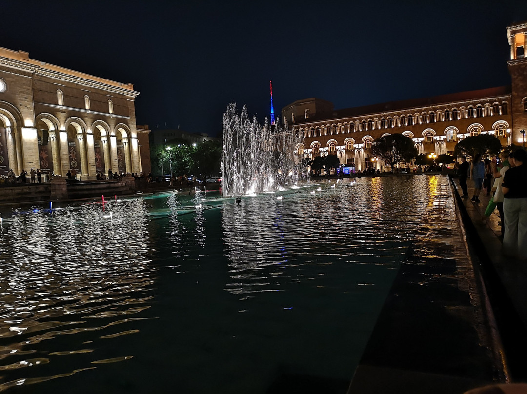 Dancing Fountains-埃里温必去景点