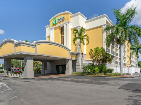 Holiday Inn Express 珊瑚角迈尔斯堡地区