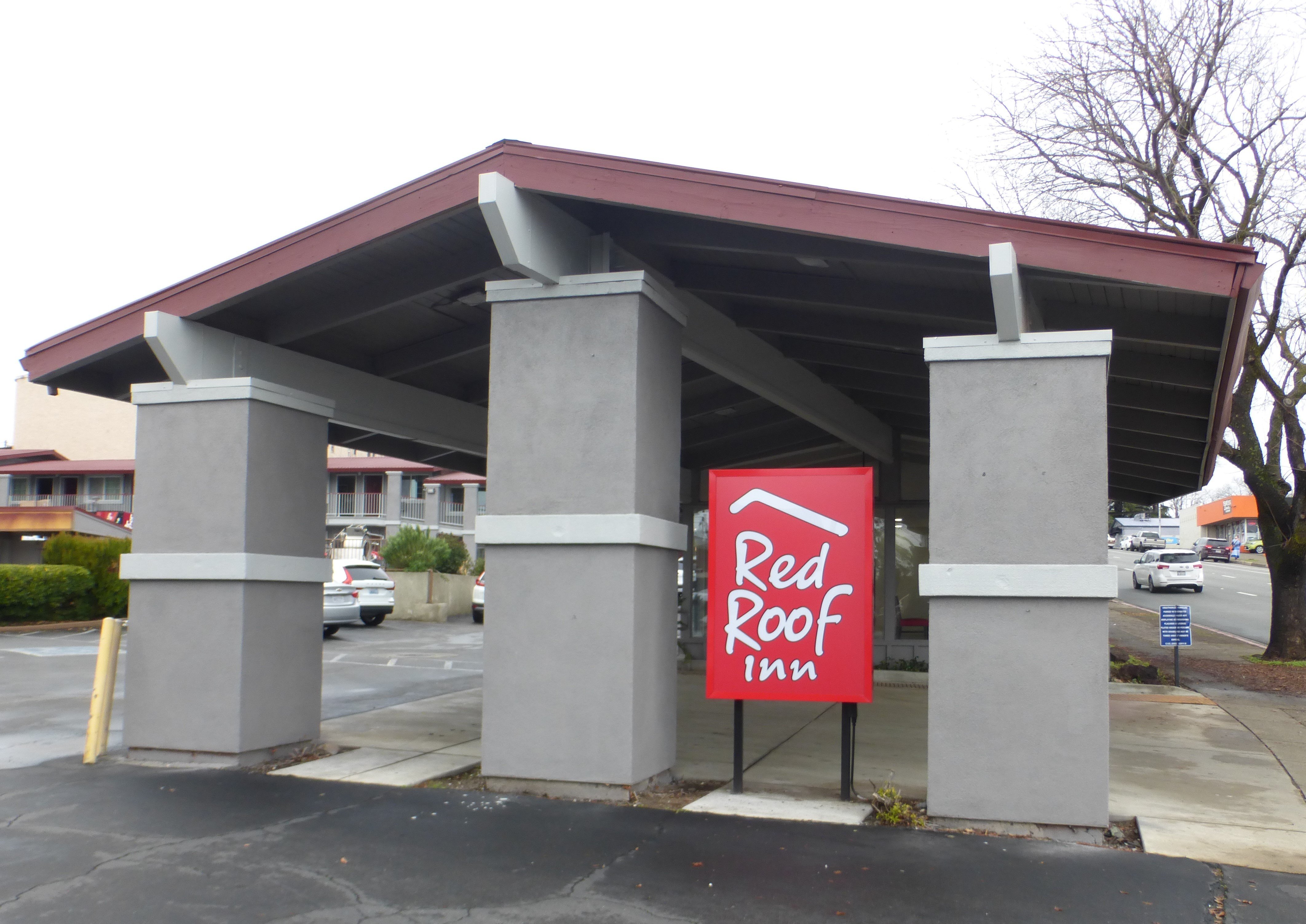 Red Roof Inn Redding-官方