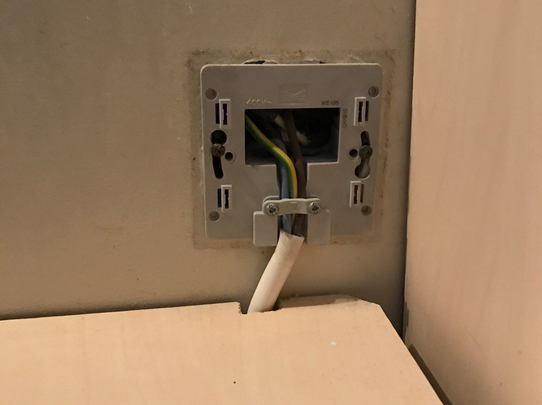 瓦尔塞纳尔特第一大道酒店