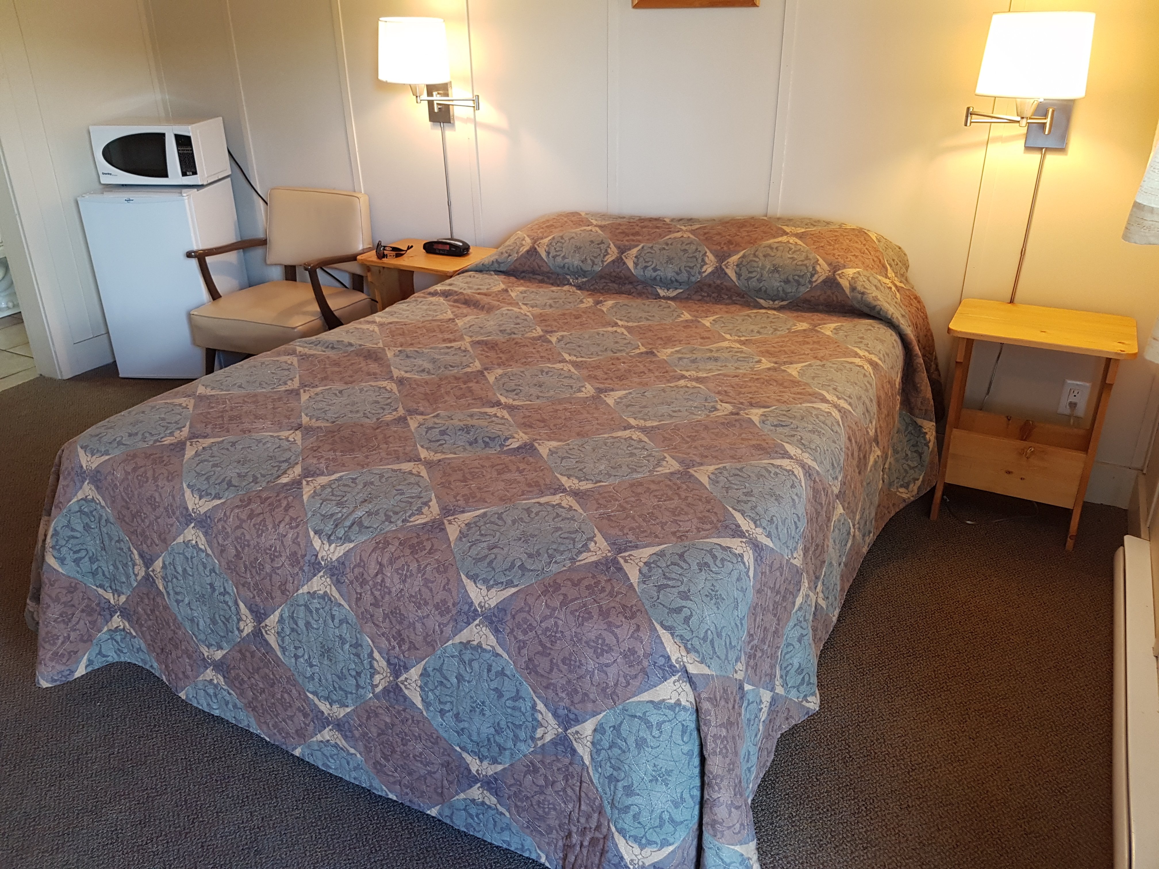 Cedars Motel-官方
