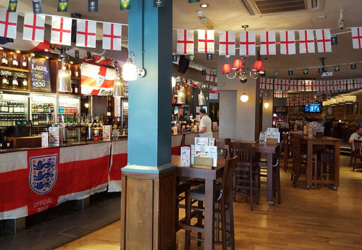 Spectre Cheltenham-切尔滕纳姆必去景点