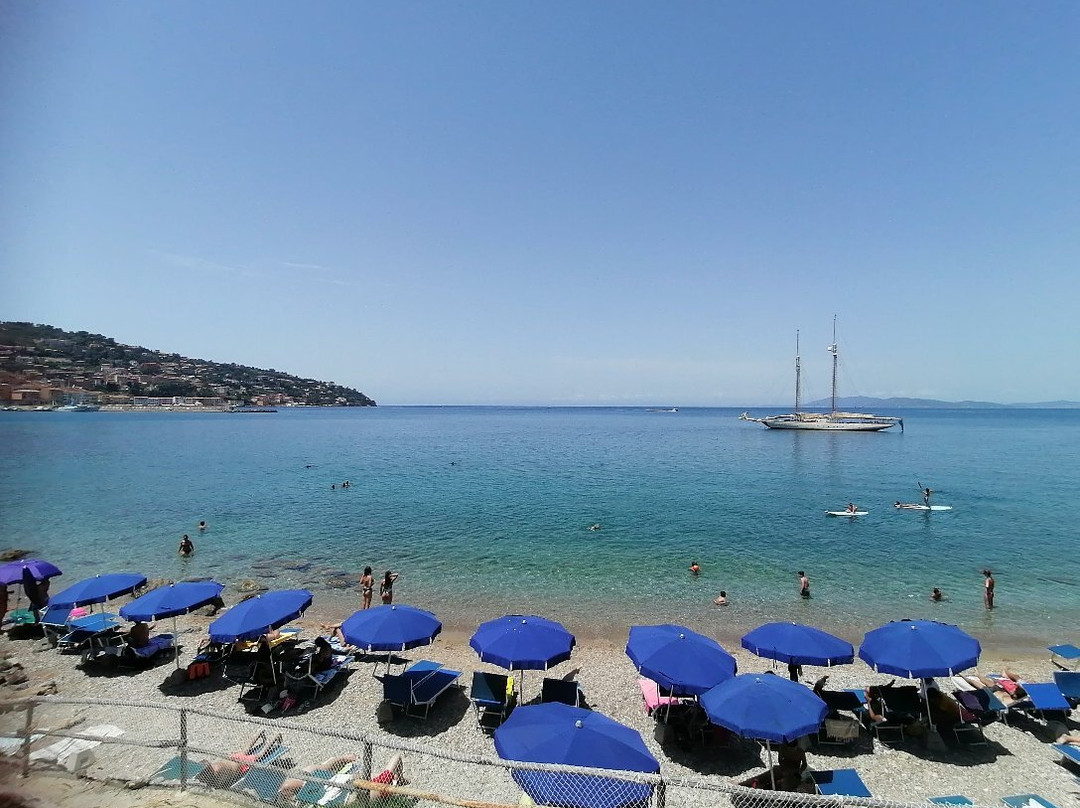 Spiaggia Libera La Cantoniera景点图片