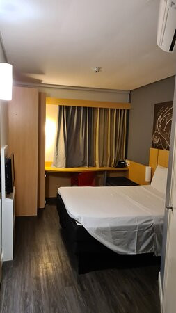 宜必思巴卡巴尔酒店主图