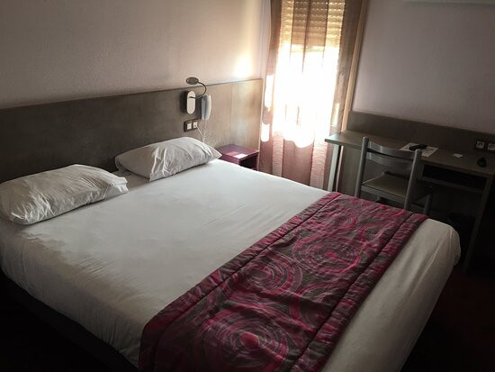 Brit Hotel Les Evens主图