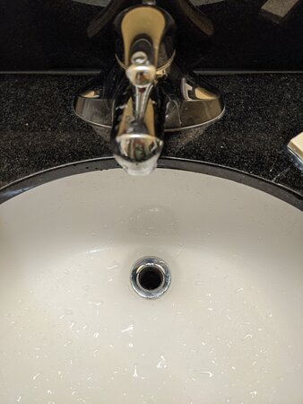 Fairfield Inn & Suites by Marriott Boston Walpole-浴室