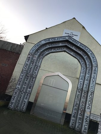 Voice of Heavitree Arch-埃克塞特必去景点