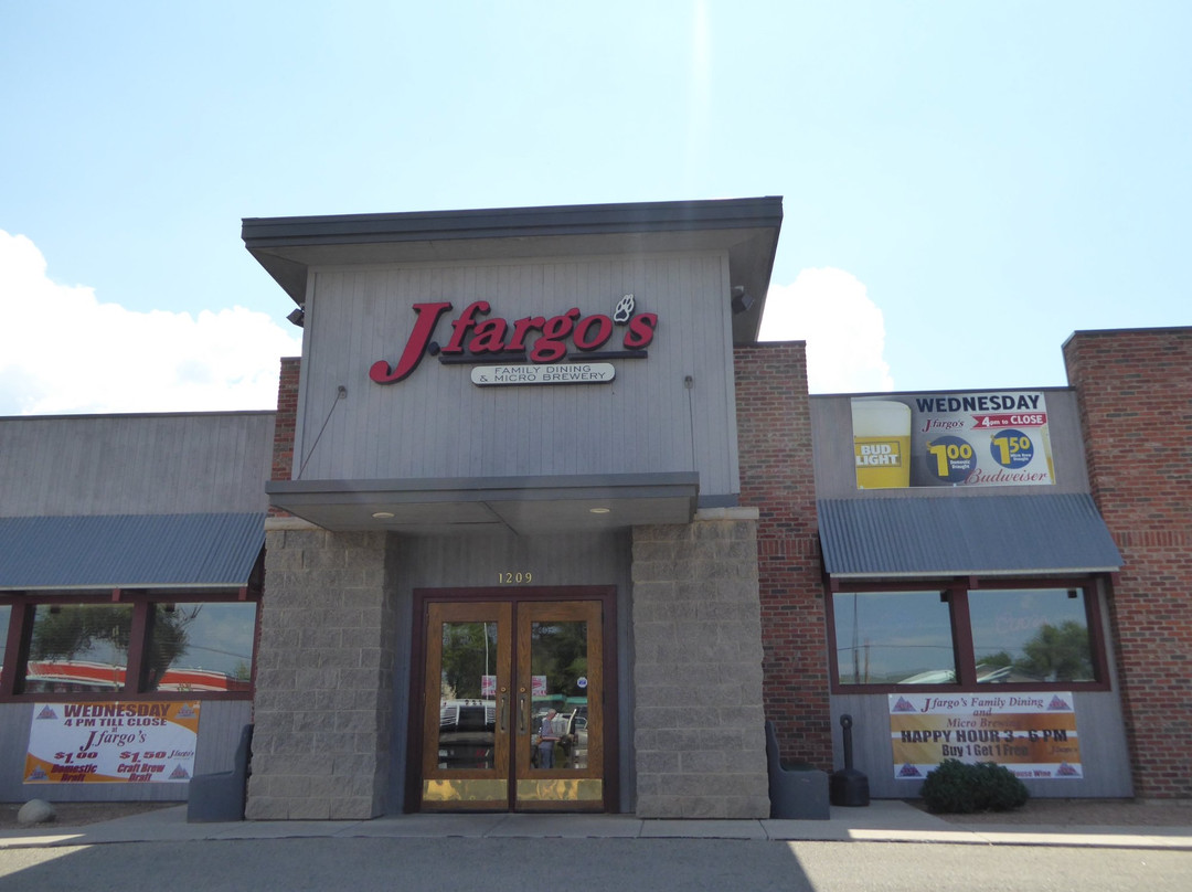 科尔特斯餐馆和美食-J. Fargo's Family Dining & Micro Brewery