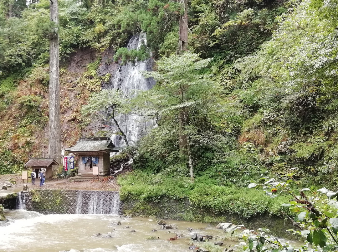 Harai River and Suga Waterfall景点图片