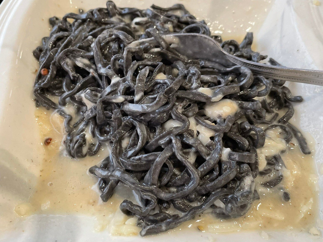 Bacari Social Waterfront Bar and Restaurant