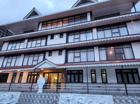 鲁菲娜·热烈·孔贡酒店