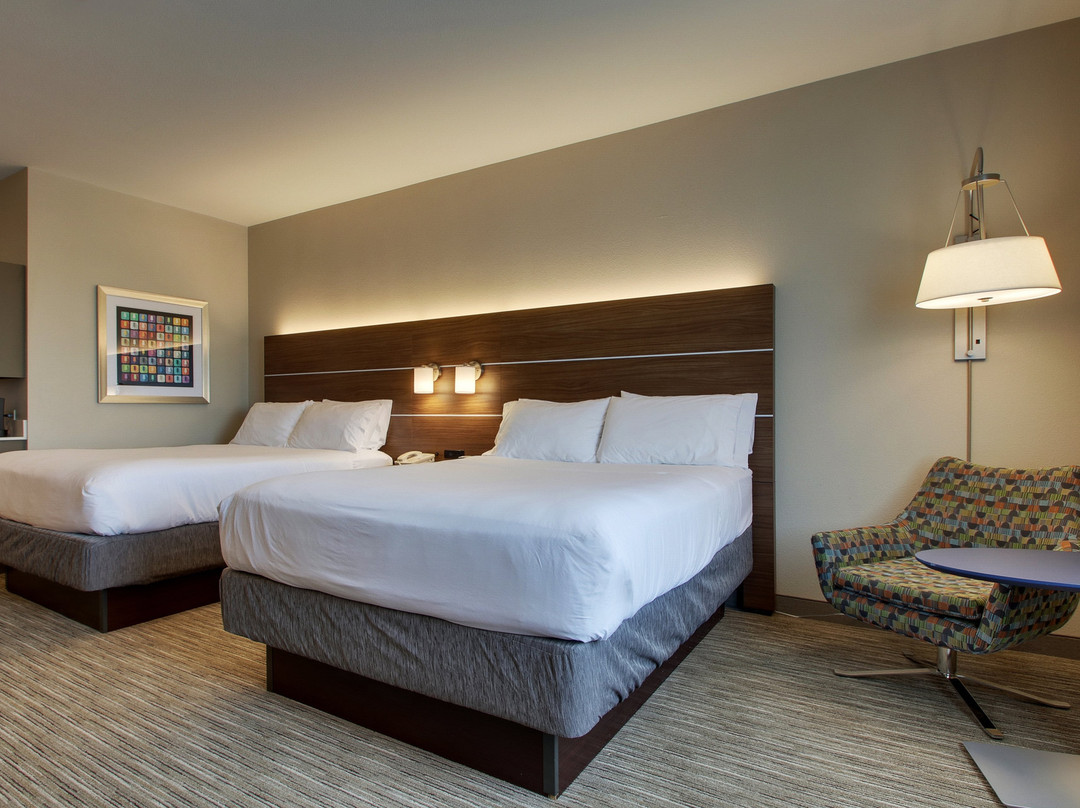 Holiday Inn Express & Suites Vernon College Area (Hwy 287) by IHG主图