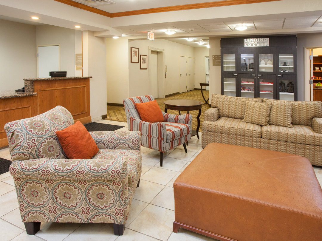 梅里维尔烛木套房酒店主图