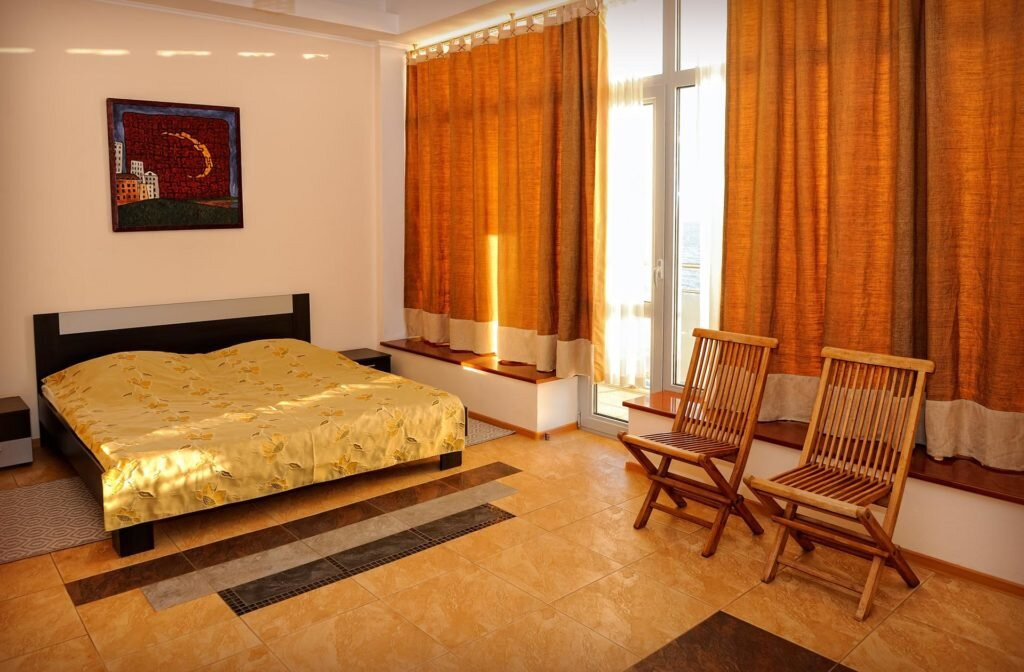 Biryuzovaya Bukhta主图