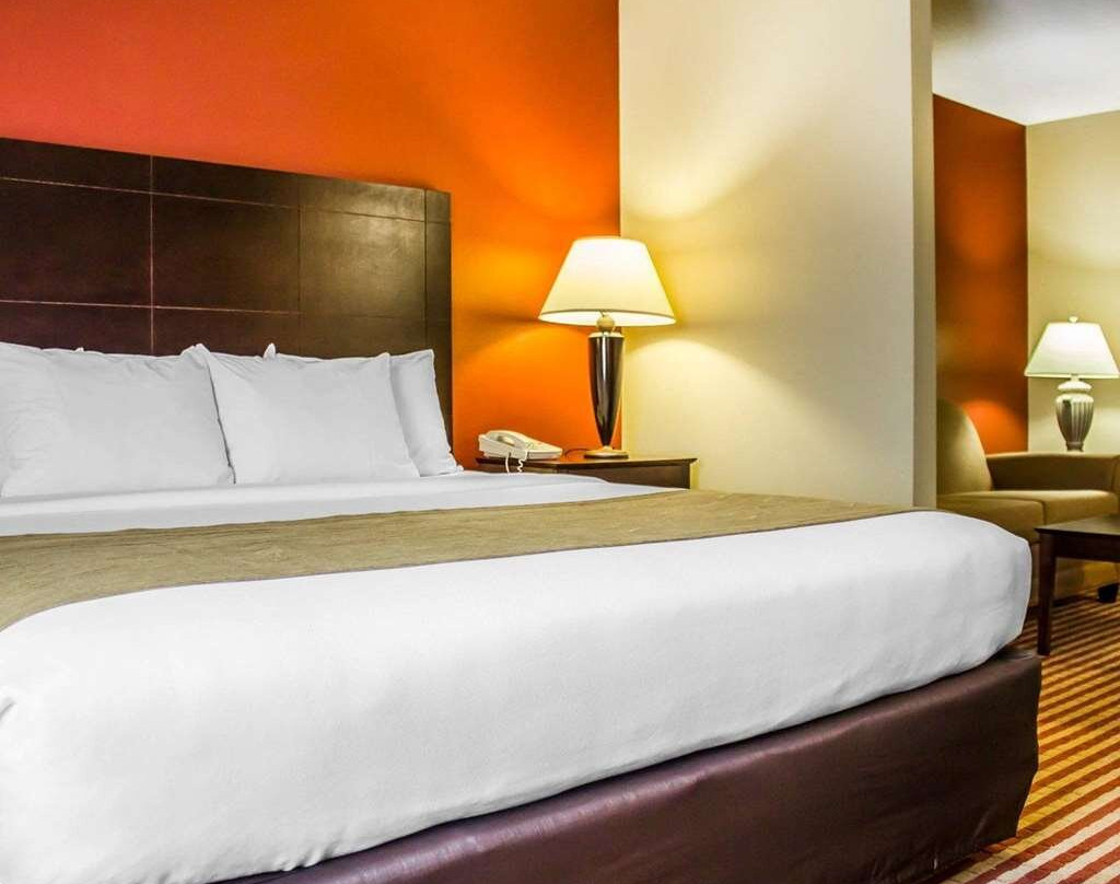 Comfort Inn & Suites主图