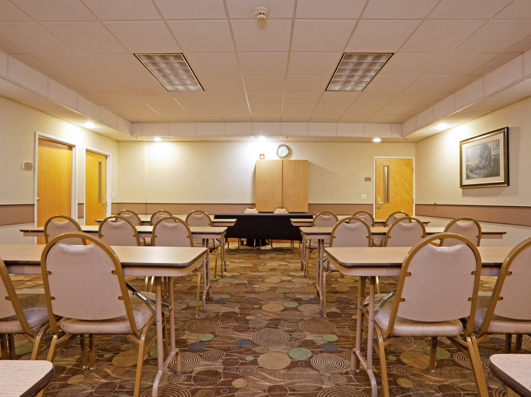 Holiday Inn Express & Suites Albemarle by IHG主图