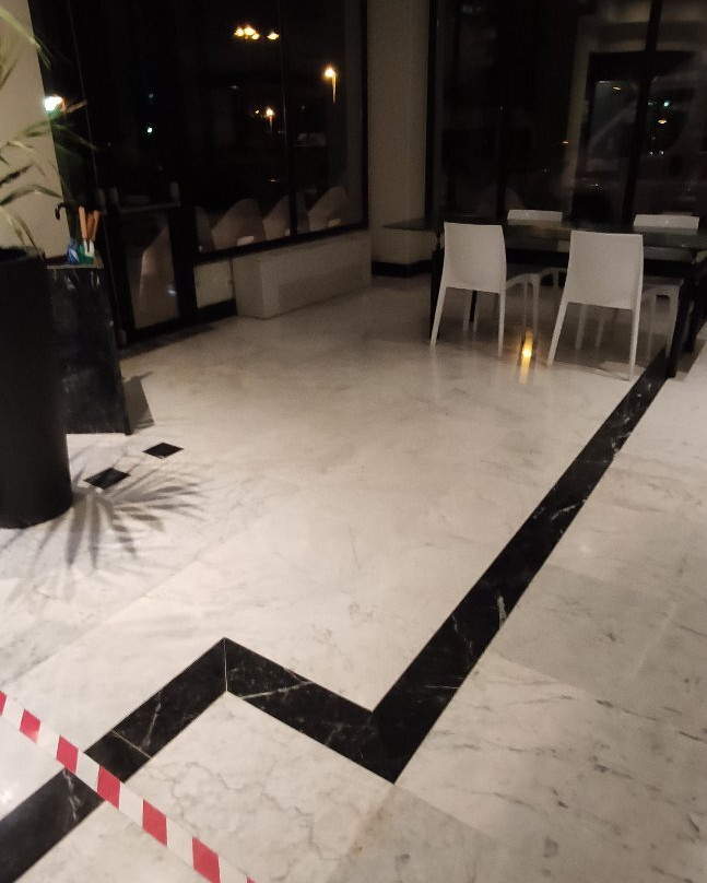 Canadian Hotel主图